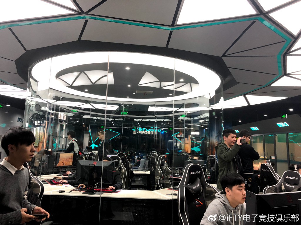 iFTY電競館開業(yè) 全場1080Ti十五元一小時