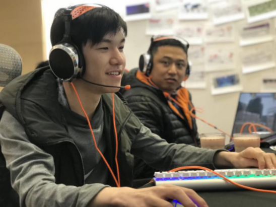 17shou訓練賽孤身1v4 打到對手繳械投降
